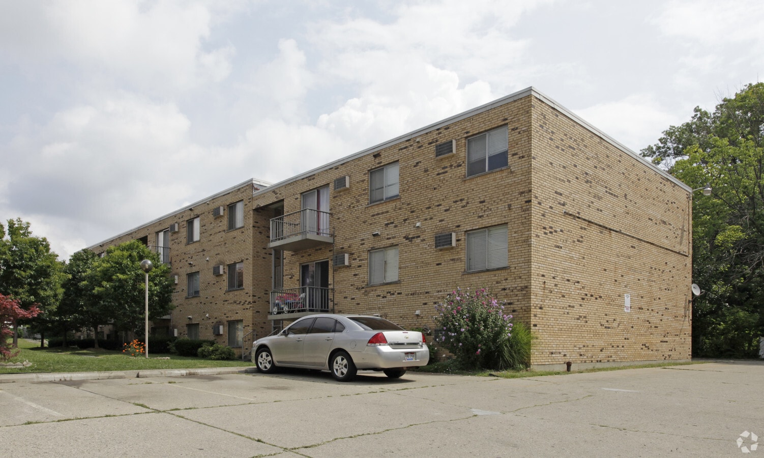 Primary Photo - 3531-3533 Werk Rd Apartments