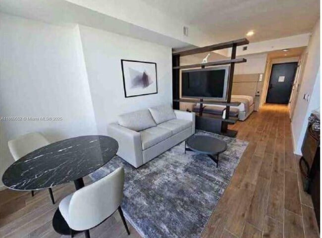 Photo - 398 NE 5th St Unidad 4605