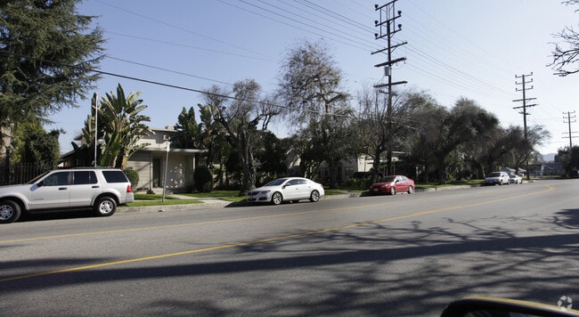 5700 Avenida Hazeltine