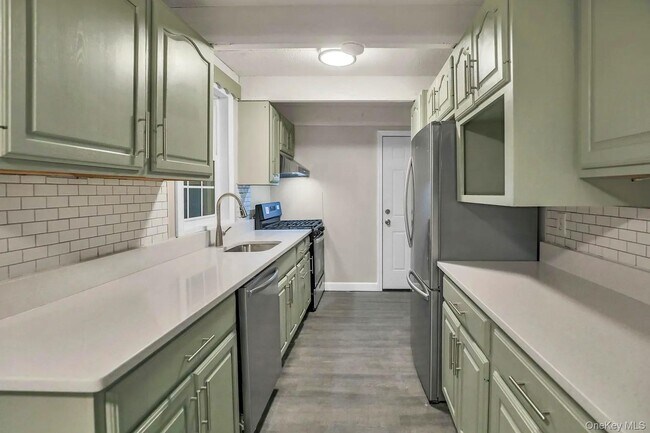 Photo - 44 University Heights Dr