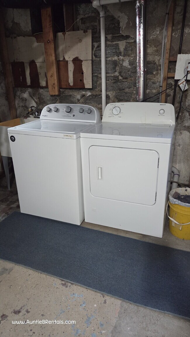 Photo - Utilities included PETS Welcome - Quiet Studio Apartment - Check out the VIDEO TOUR Unidad #3