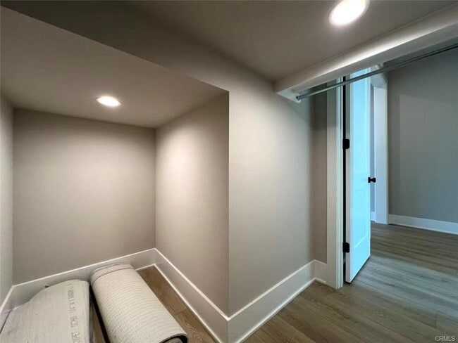 Building Photo - 118 Oakstone