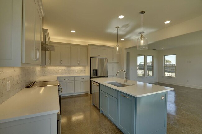 Photo - 300 Red Bird Dr