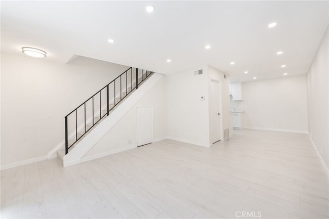 Photo - 333 Riverdale Dr