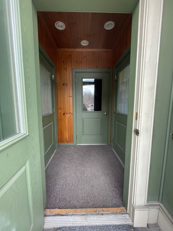 Photo - 122 E Main St