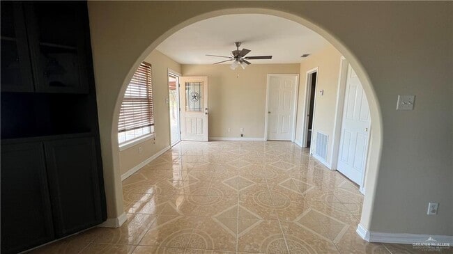 Photo - 17 N Seminary Rd