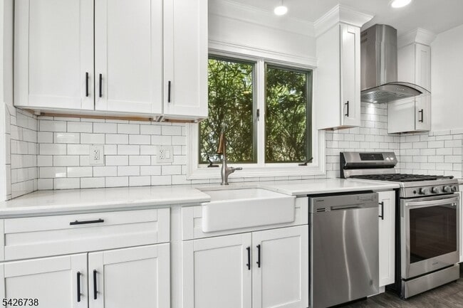 Building Photo - 296 Glen Ave