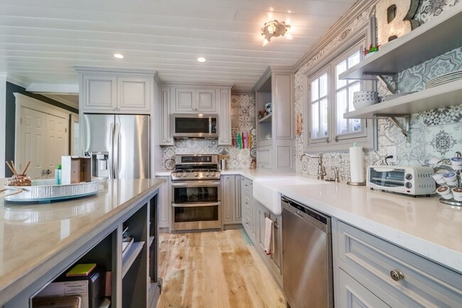 Photo - Furnished 2Bd/1Ba Apartment 2nd floor