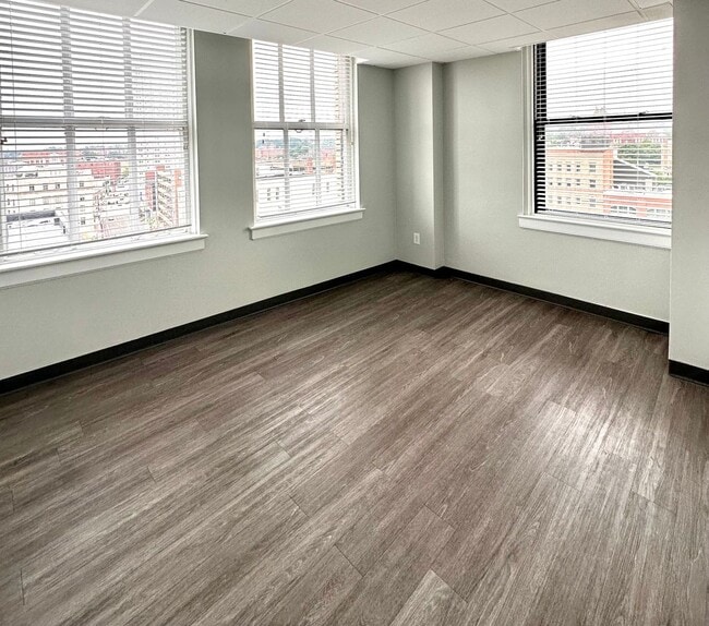 Photo - Park Plaza on the Grid