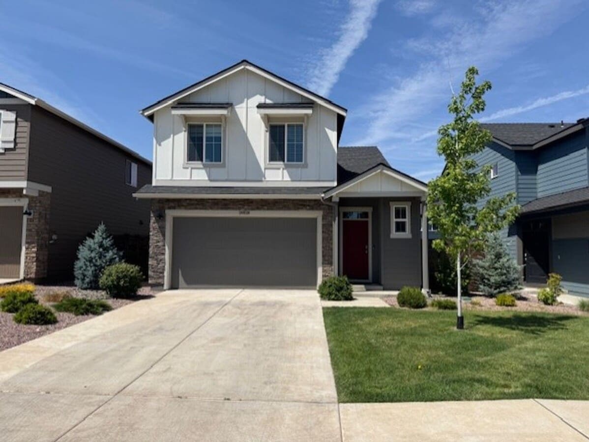SE Bend neighborhood with community pool - SE Bend neighborhood with community pool House