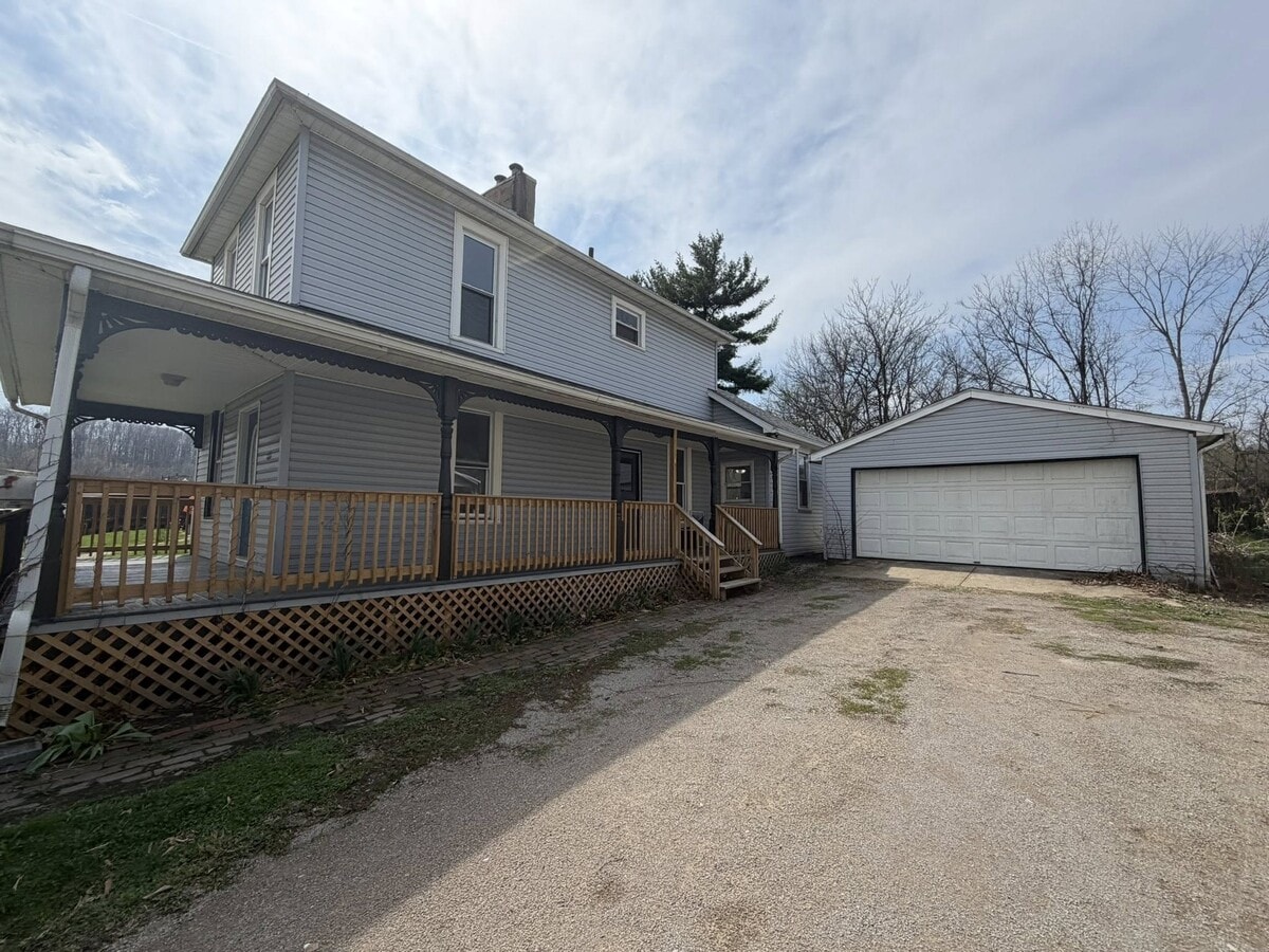 Photo - 1323 Lake Dr