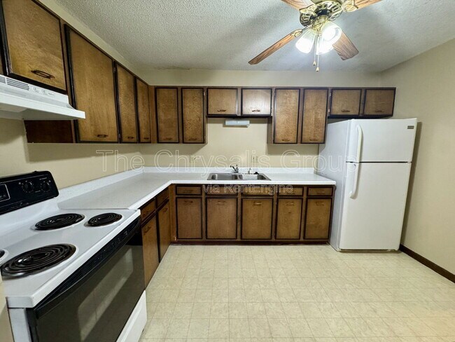 Photo - 445 Elm Pl Unit R-23