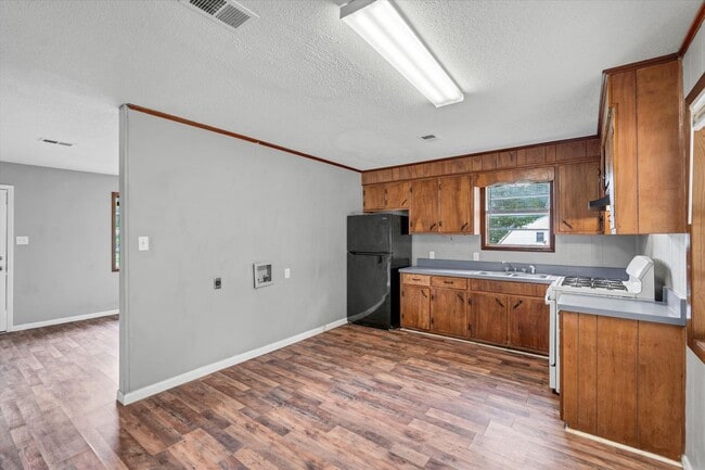 Photo - 3 Bedroom Home Across from JHS