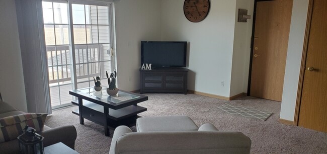 2 bedroom Living Room