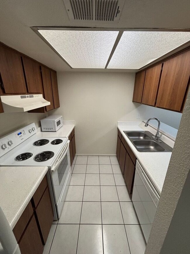 Photo - Welcome Home to El Diablo Apartments – 1 B...