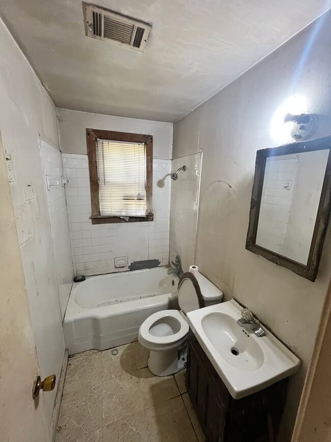 Photo - 3355 Lunceford St