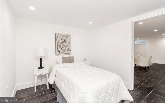 Photo - 436 Lamont St NW