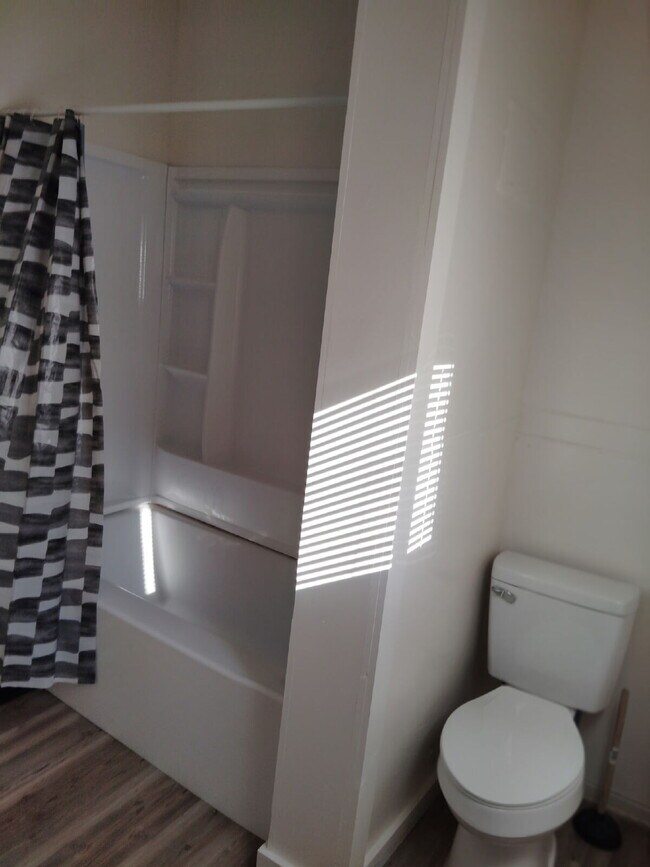 Photo - 814 S 37th St