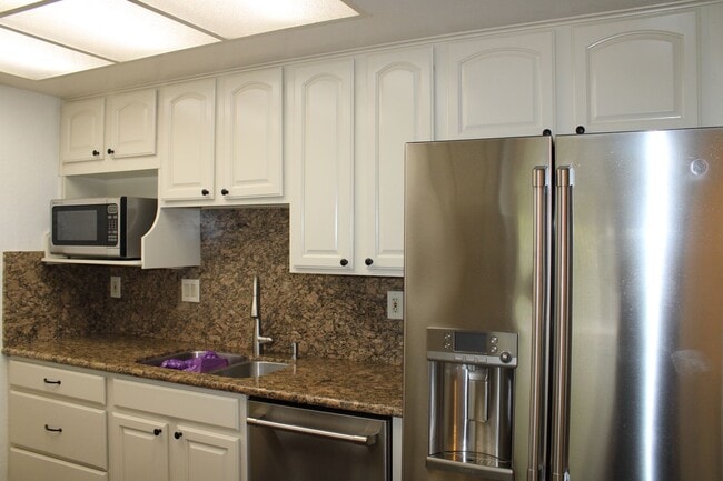 Photo - 1918 Pomar Way
