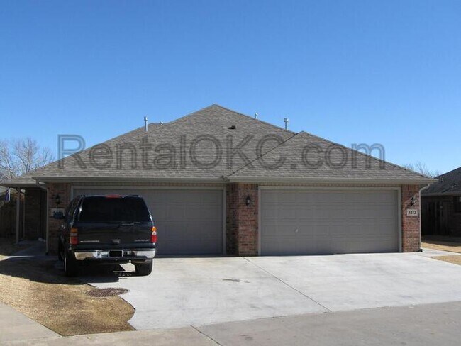 Great 2 bed/1 bath South OKC Duplex - Great 2 bed/1 bath South OKC Duplex House