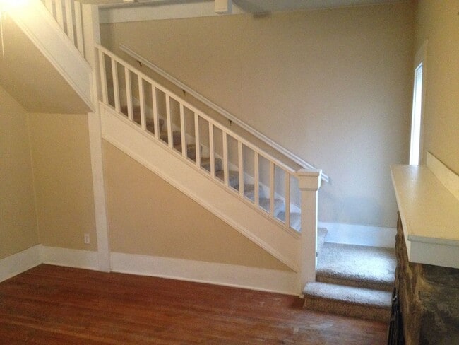 Photo - *Pre-Leasing* | Quaint Cottage Close to Ev...