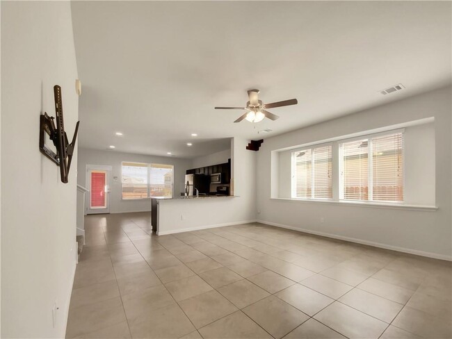 Photo - 353 Canadian Springs Dr