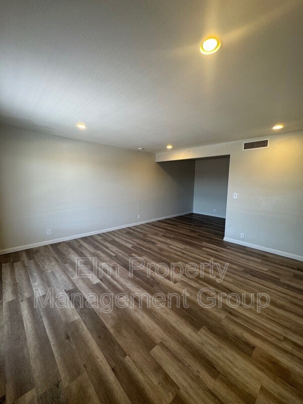 615 S Royal Crest Cir Unit 24