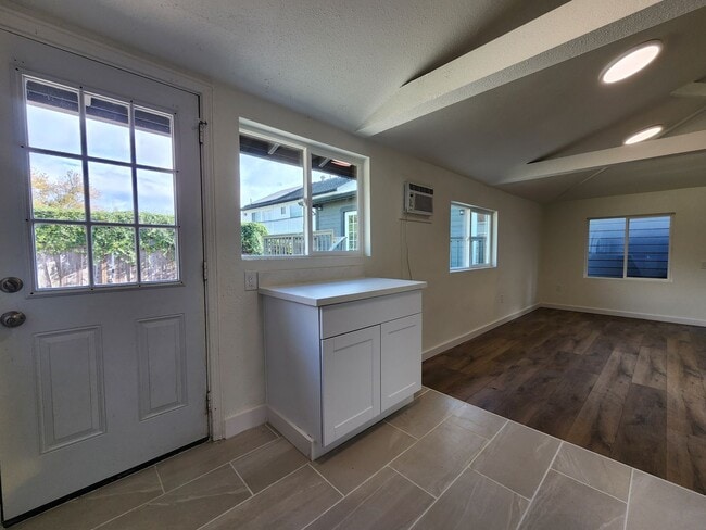 Photo - 715 Boyes Blvd Unit #B