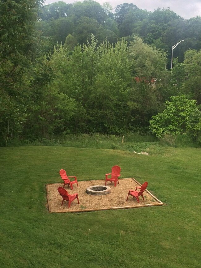 Building Photo - Rich Acres Apartments Unit 1