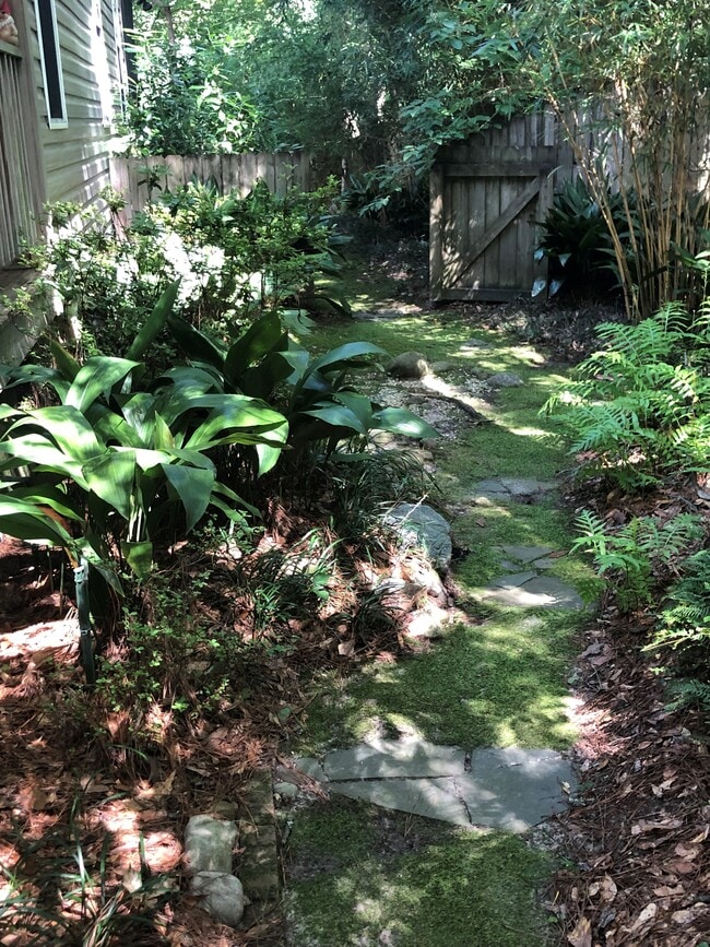 Serenely landscaped backyard - 3606 Walkers Ferry Ln