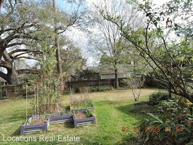 Photo - 3 br, 2 bath House - 4343 Hyacinth Avenue