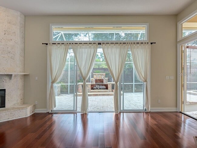 7407 Park Springs Cir