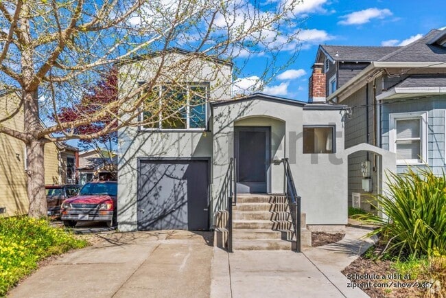 Building Photo - 1051 Stannage Ave Rental