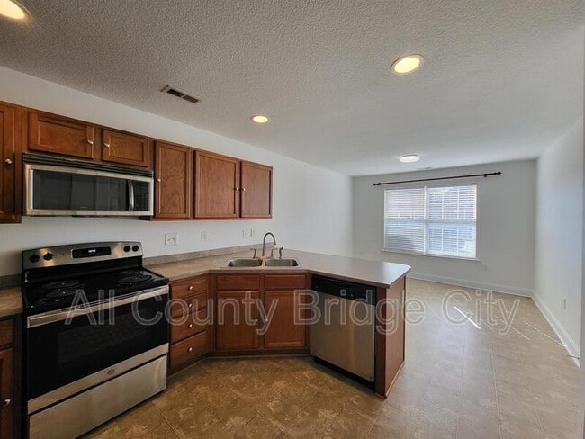 Photo - 5 Feldspar Ln