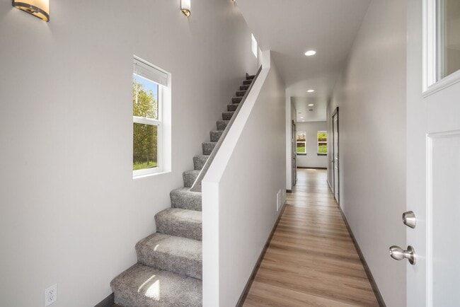 Photo - Pet Friendly! Gorgeous 3 Bedroom condo wit...