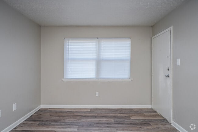 1 habitación, 1 baño, 554 pies cuadrados, sala de estar - Briarcliff South