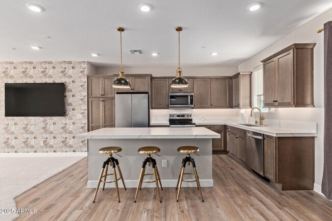Building Photo - 2121 W Sonoran Desert Dr Rental