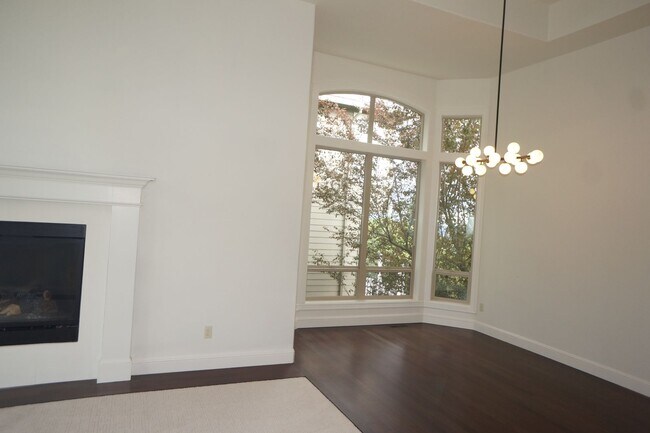 Photo - Exquisite NW Portland 4 bedroom with panoramic views