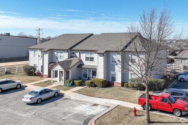 Alternate - Glenshire Court Apartments