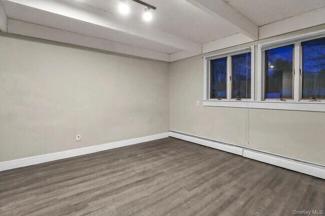 Photo - 44 University Heights Dr