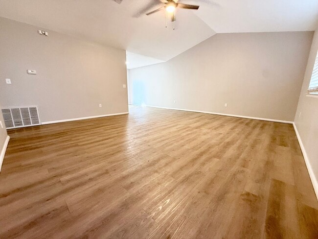 Photo - ***2607 Walker St***