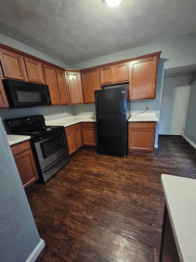 Photo - Lower 2 bedroom unit East Side