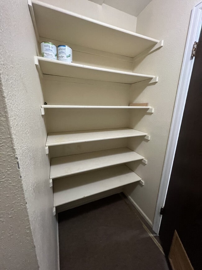 Photo - One Bedroom Apartment Close to Dell Range