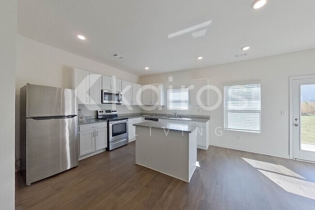 Photo - 155 Dudley Wy