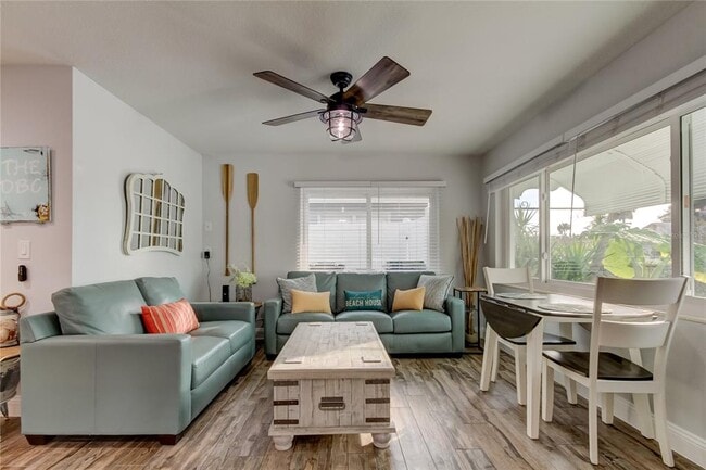 Photo - 1907 2nd St N