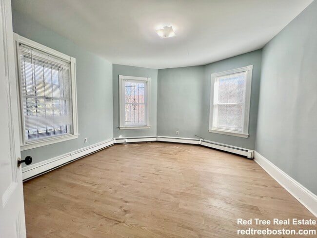 Photo - 56 Forbes St
