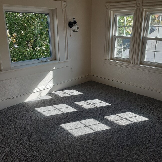 Photo - 105 Somerset St Unit 3