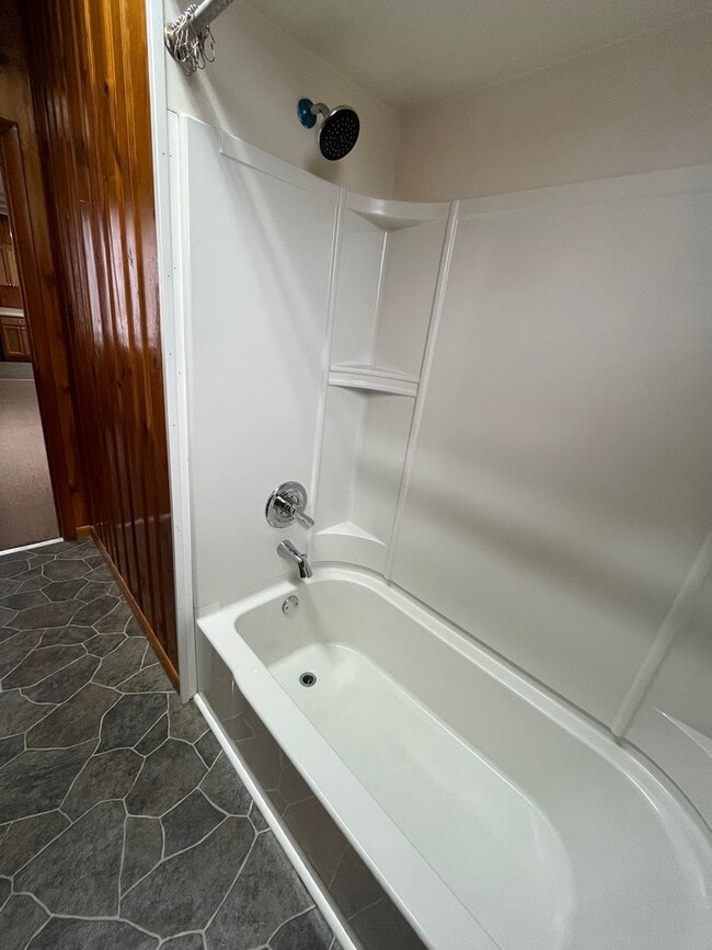 Photo - Oakdale - U-Shape Building Unit 6