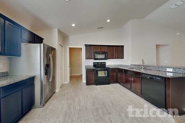 Photo - 505 Interlock St
