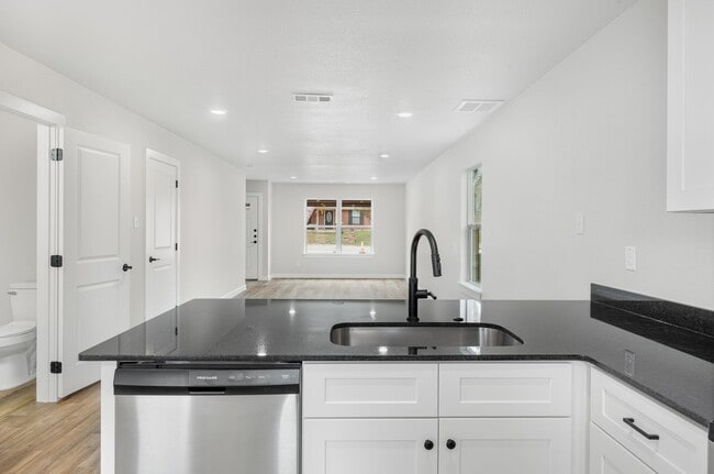 Photo - Brand New, Modern, and Ready for You in Temple, TX!